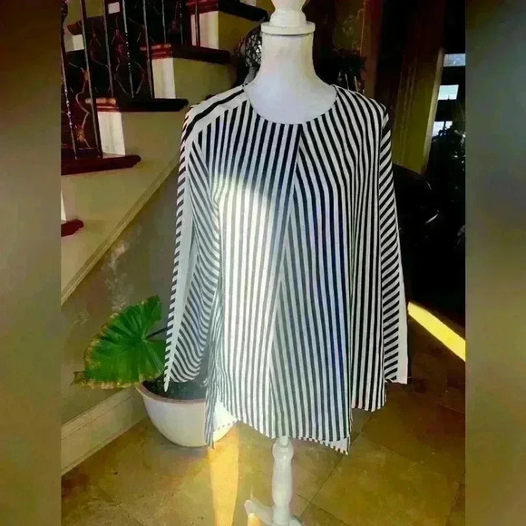 KoanDaily ladies large high low blouse. Long sleeve black and white stripe NWOT - Picture 4 of 13